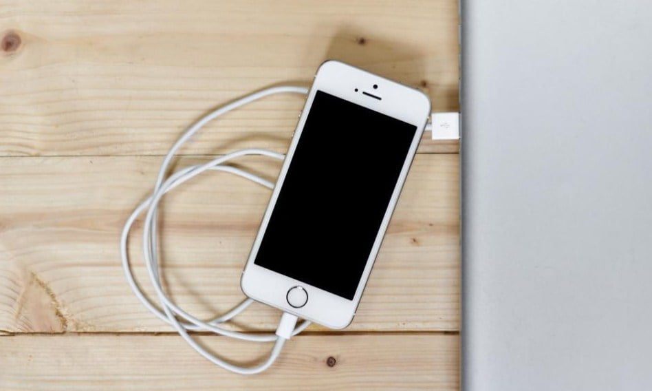Jangan Panik! Cara Mengatasi iPhone Mati Total Tidak Bisa di Charge dengan Tepat